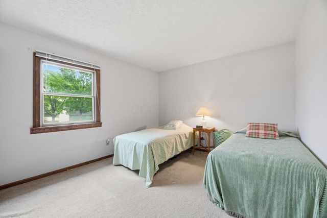 404 Knob Avenue, Reynoldsburg, OH 43068