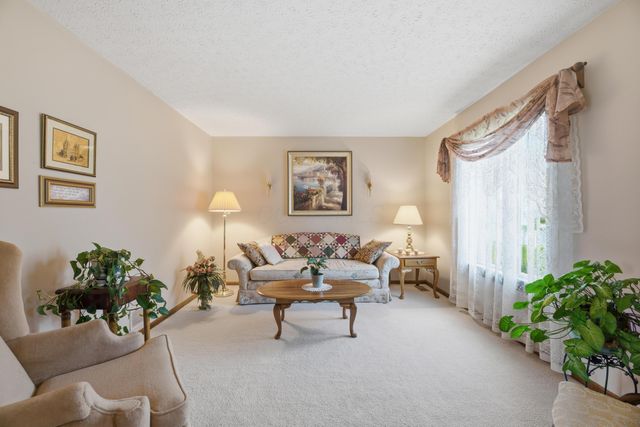 404 Knob Avenue, Reynoldsburg, OH 43068