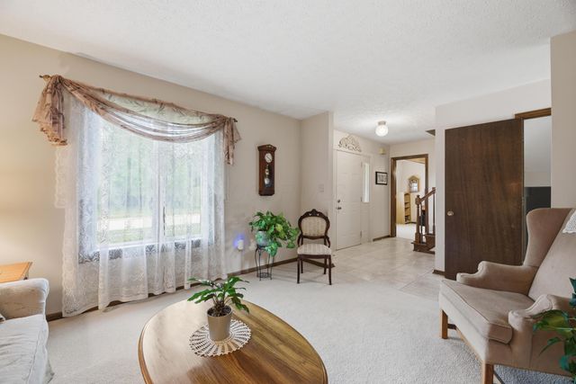 404 Knob Avenue, Reynoldsburg, OH 43068