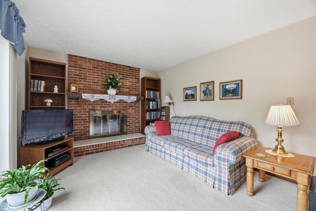 404 Knob Avenue, Reynoldsburg, OH 43068
