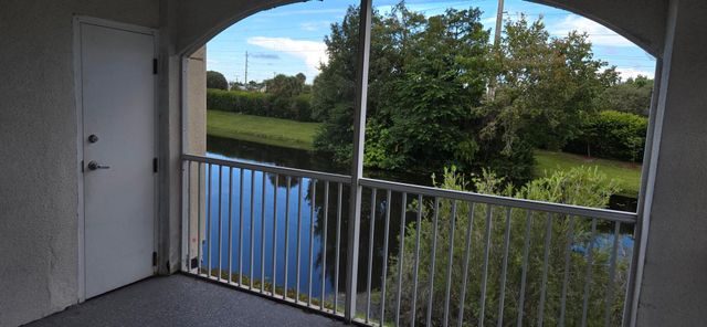 815 W Boynton Beach Boulevard 5-206, Boynton Beach, FL 33426