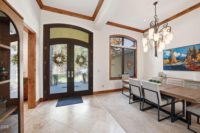 2721 NW Champion Circle, Bend, OR 97703