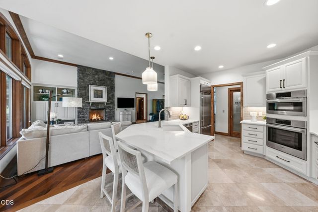 2721 NW Champion Circle, Bend, OR 97703