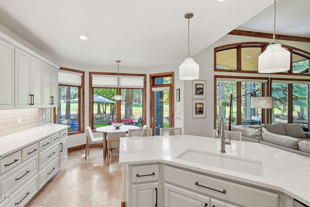 2721 NW Champion Circle, Bend, OR 97703