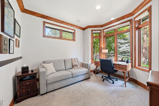 2721 NW Champion Circle, Bend, OR 97703