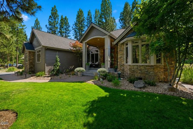 2721 NW Champion Circle, Bend, OR 97703