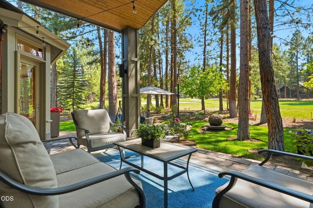2721 NW Champion Circle, Bend, OR 97703