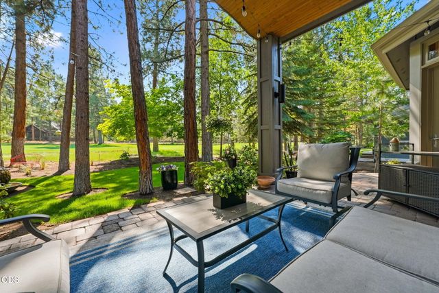 2721 NW Champion Circle, Bend, OR 97703