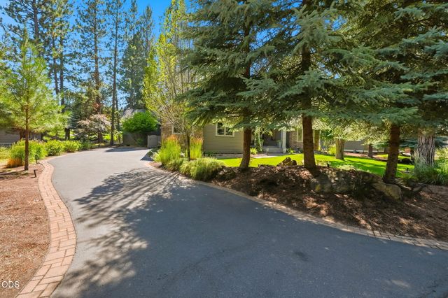 2721 NW Champion Circle, Bend, OR 97703