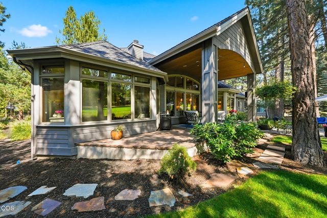 2721 NW Champion Circle, Bend, OR 97703