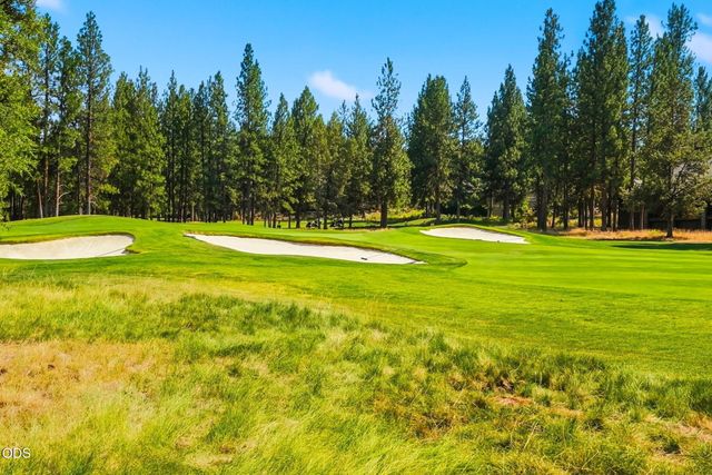 2721 NW Champion Circle, Bend, OR 97703