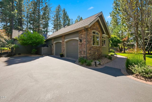 2721 NW Champion Circle, Bend, OR 97703