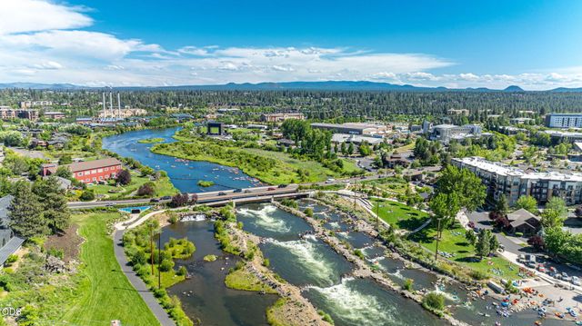2721 NW Champion Circle, Bend, OR 97703