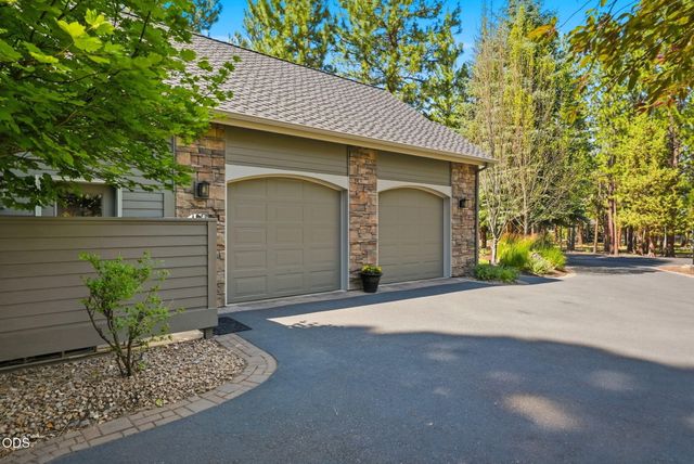 2721 NW Champion Circle, Bend, OR 97703