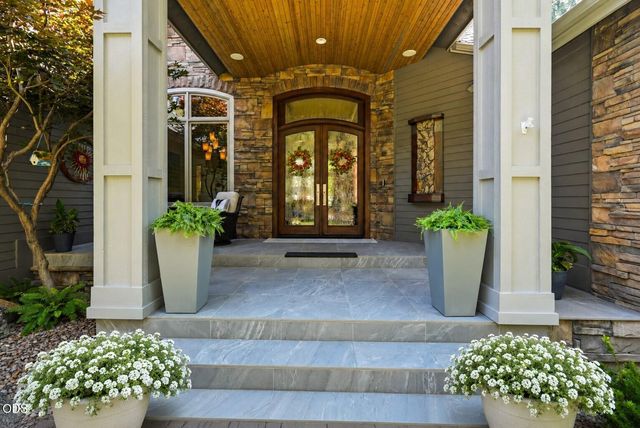 2721 NW Champion Circle, Bend, OR 97703