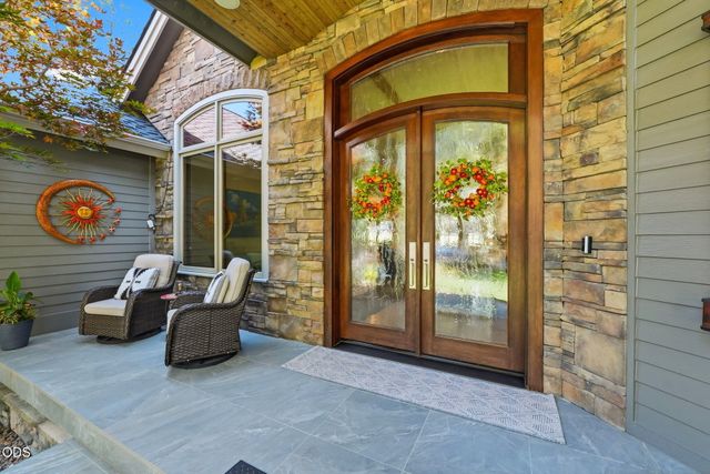 2721 NW Champion Circle, Bend, OR 97703