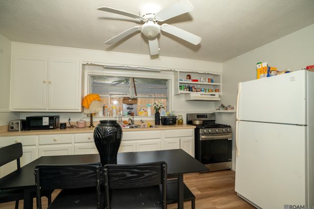 203 W Caroline St, Gonzales, LA 70737