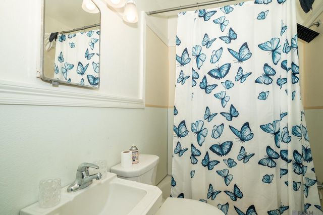 203 W Caroline St, Gonzales, LA 70737