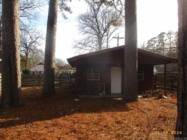 1110 Hickory Street, Crossett, AR 71635