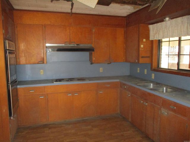 1110 Hickory Street, Crossett, AR 71635