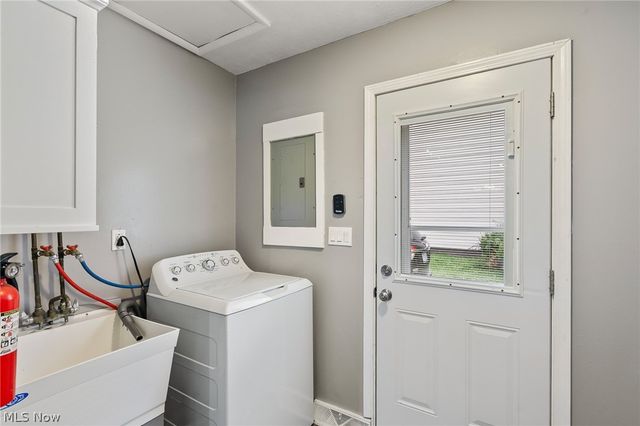 5684 Stanford Avenue, Youngstown, OH 44515