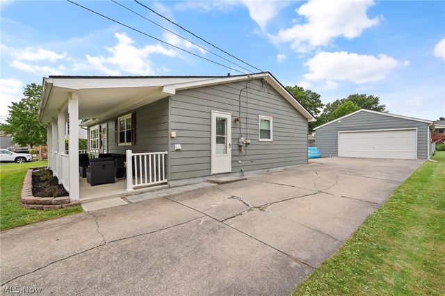 5684 Stanford Avenue, Youngstown, OH 44515