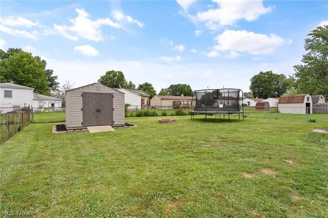 5684 Stanford Avenue, Youngstown, OH 44515