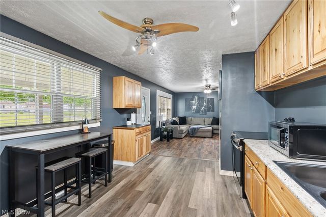 5684 Stanford Avenue, Youngstown, OH 44515
