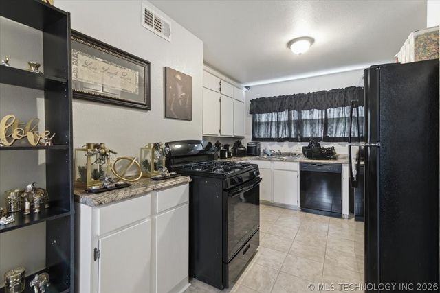 7360 E Newton Street, Tulsa, OK 74115