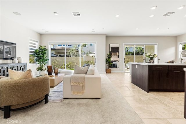 161 Walworth, Lake Forest, CA 92630