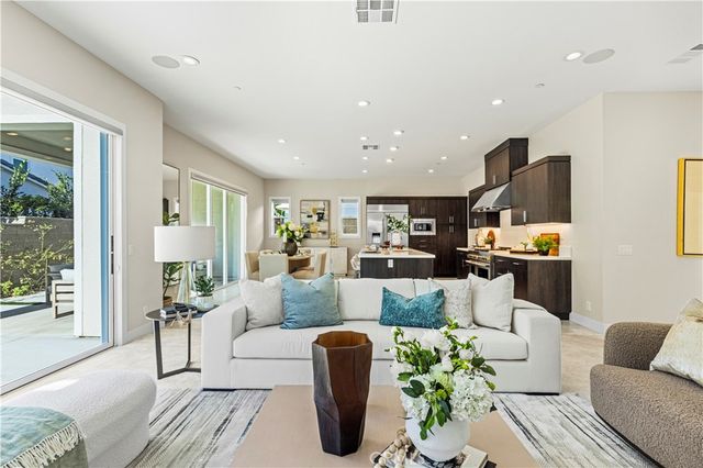 161 Walworth, Lake Forest, CA 92630