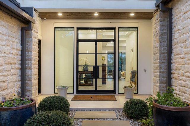 8408 CARRANZO DR, Austin, TX 78735