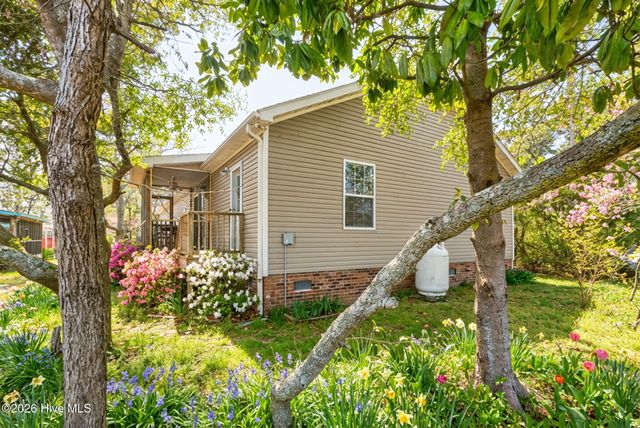 110 NE 67th Street, Oak Island, NC 28465