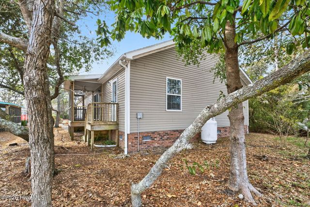110 NE 67th Street, Oak Island, NC 28465