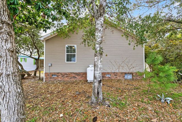 110 NE 67th Street, Oak Island, NC 28465