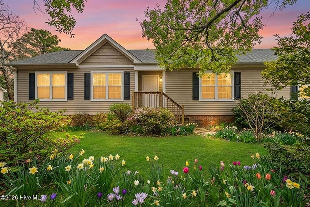 110 NE 67th Street, Oak Island, NC 28465