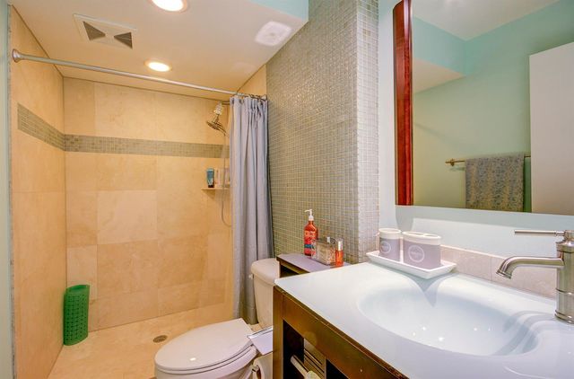 3040 Lake Shore Drive 502, Riviera Beach, FL 33404