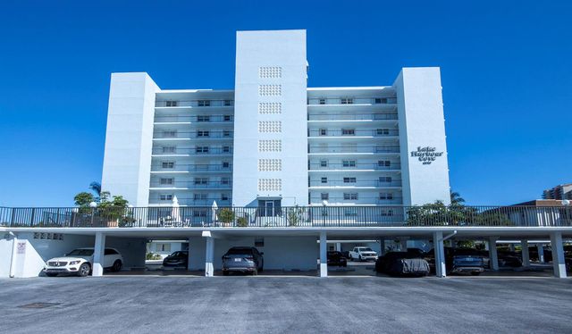 3040 Lake Shore Drive 502, Riviera Beach, FL 33404