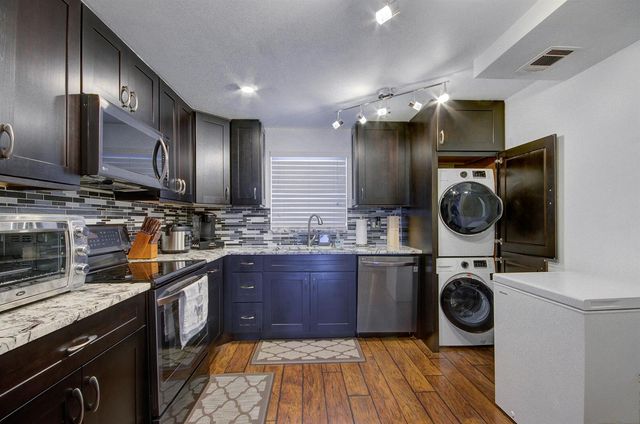 3040 Lake Shore Drive 502, Riviera Beach, FL 33404