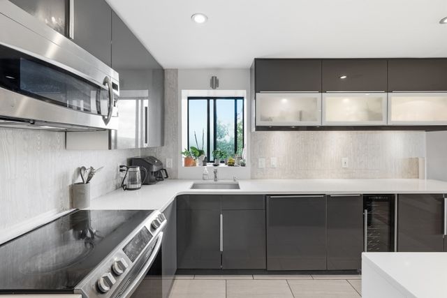 65 Lake Ave 830, Worcester, MA 01604
