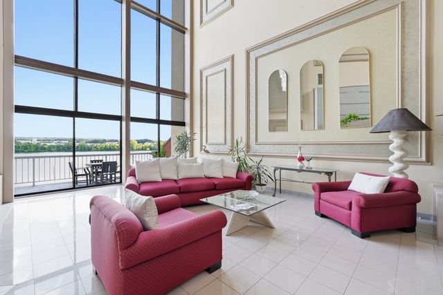 65 Lake Ave 830, Worcester, MA 01604