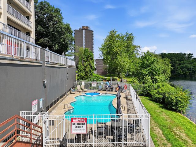 65 Lake Ave 830, Worcester, MA 01604