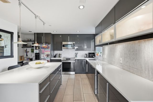 65 Lake Ave 830, Worcester, MA 01604