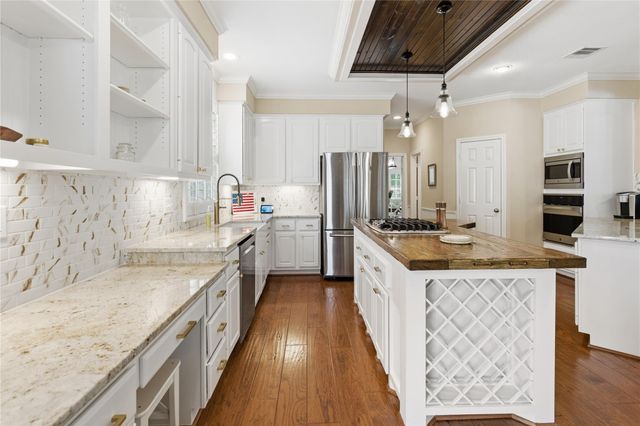 1423 Fall Wood Drive, Sugar Land, TX 77479