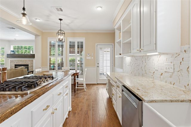 1423 Fall Wood Drive, Sugar Land, TX 77479