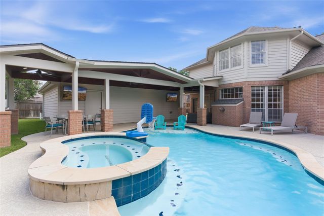 1423 Fall Wood Drive, Sugar Land, TX 77479