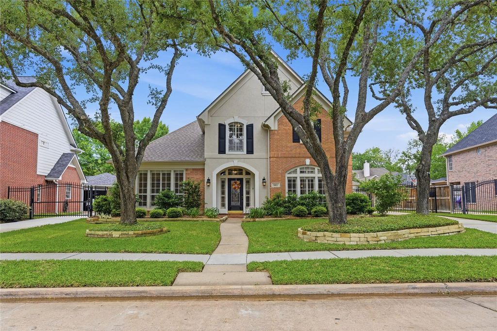 1423 Fall Wood Drive, Sugar Land, TX 77479