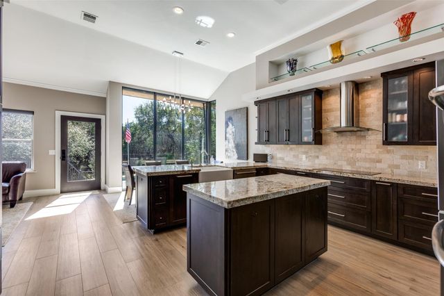 2801 Barton Point DR, Austin, TX 78733