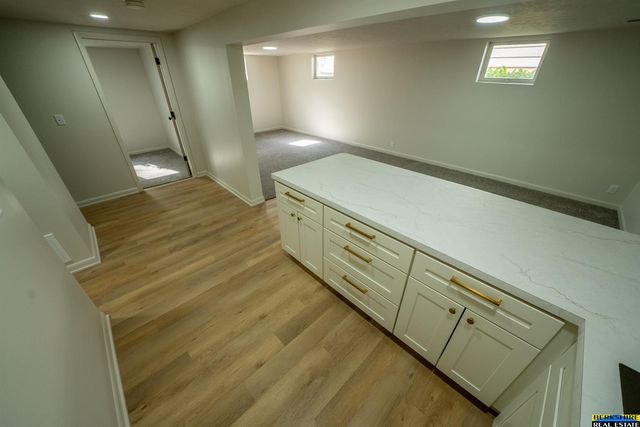 2439 S 37 Street, Lincoln, NE 68506