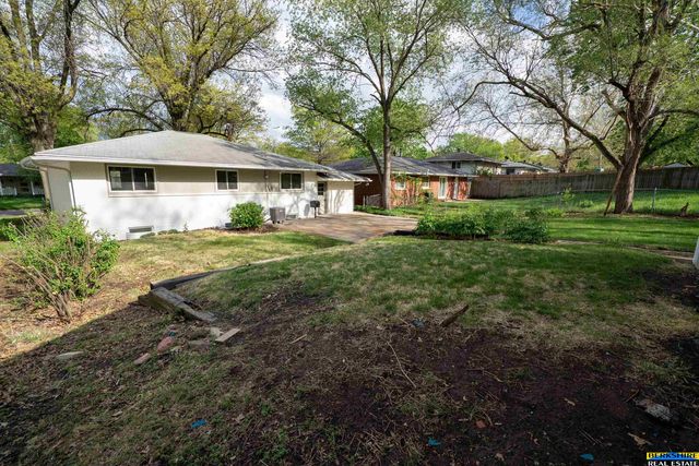 2439 S 37 Street, Lincoln, NE 68506